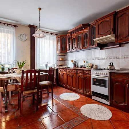 Apartment Podgorska Comfort By Bookinghost