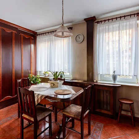 Apartment Podgorska Comfort By Bookinghost